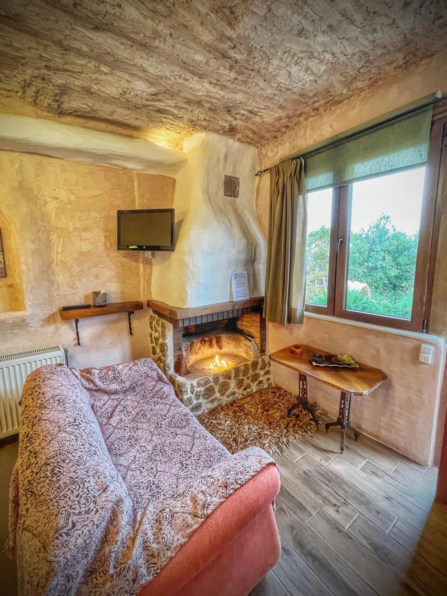 Anilia Guesthouse Synikia Mesi Trikalon Exterior photo